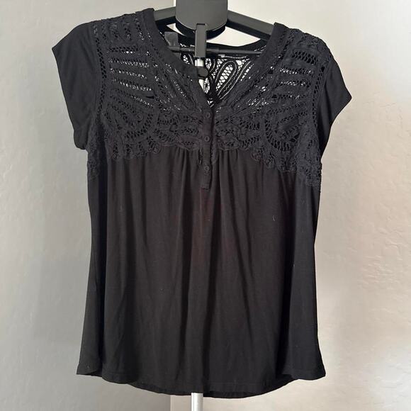 Daniel Rainn Tops - Black cotton blouse with lace detail neckline